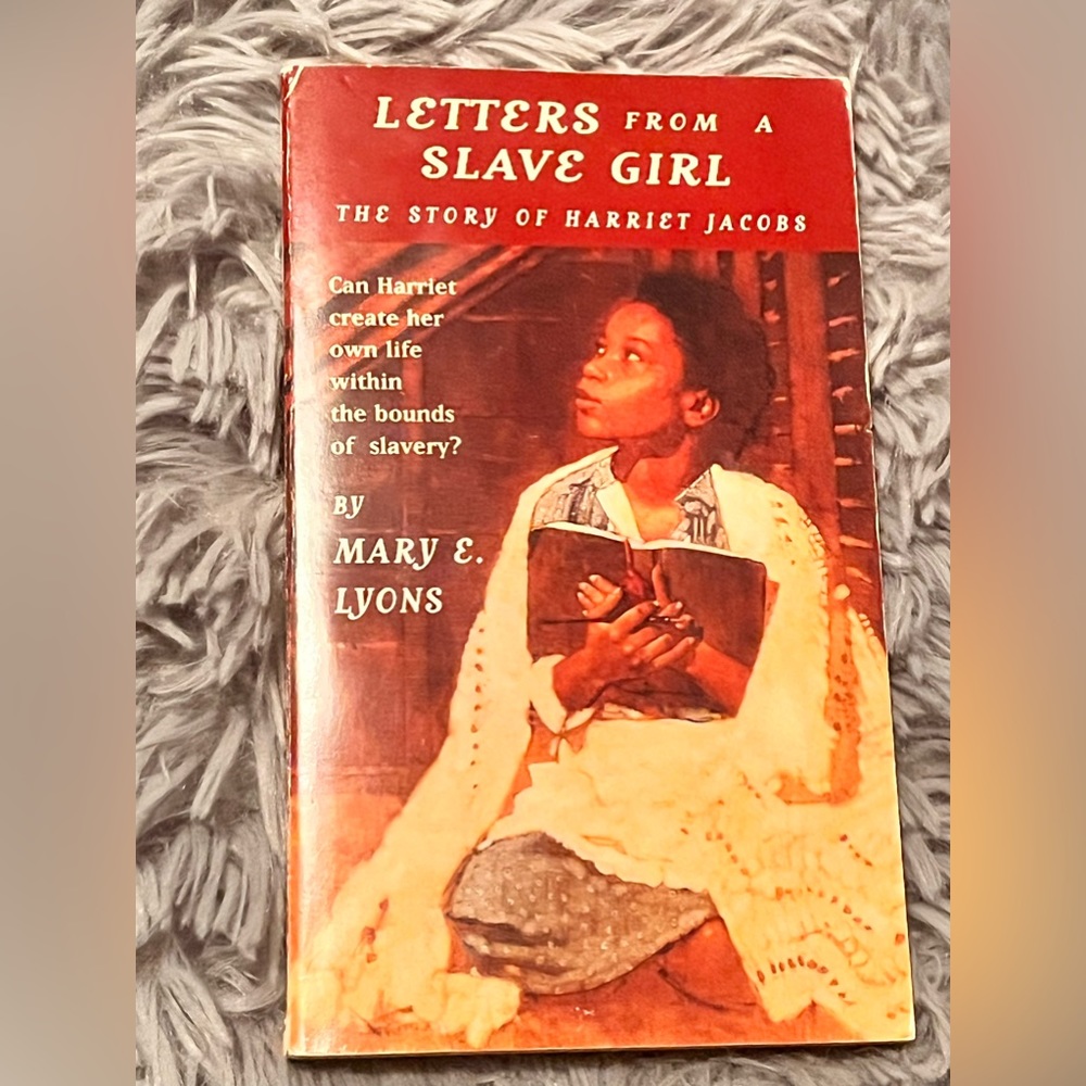 5 Books - Picture 9 of 10